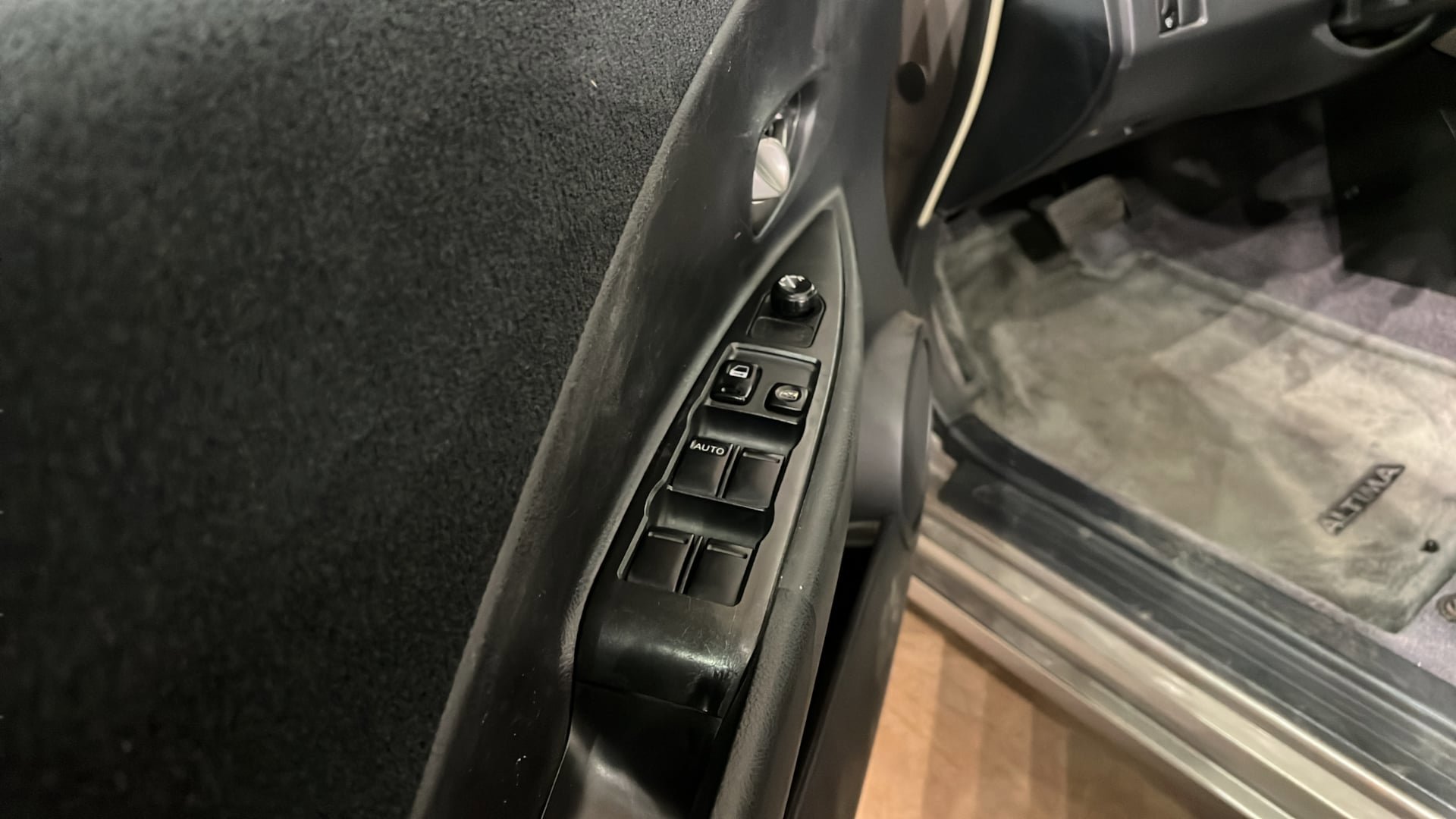 Used 2004 Nissan Altima 2.5 S FWD image 19