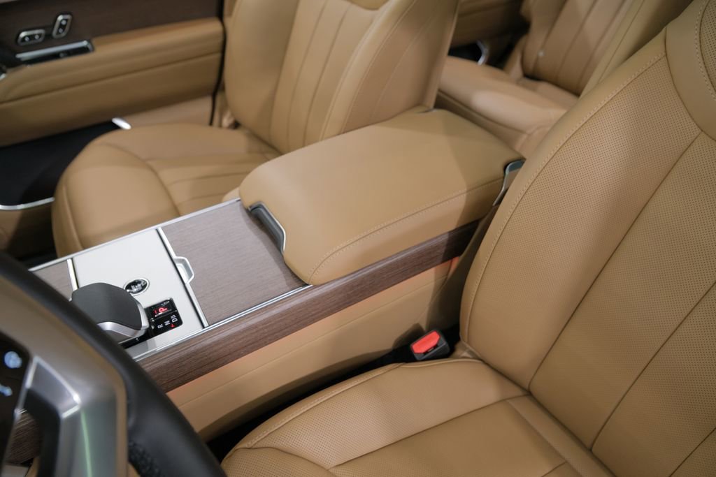 Used 2026 Land Rover Range Rover Long Wheelbase SE image 34