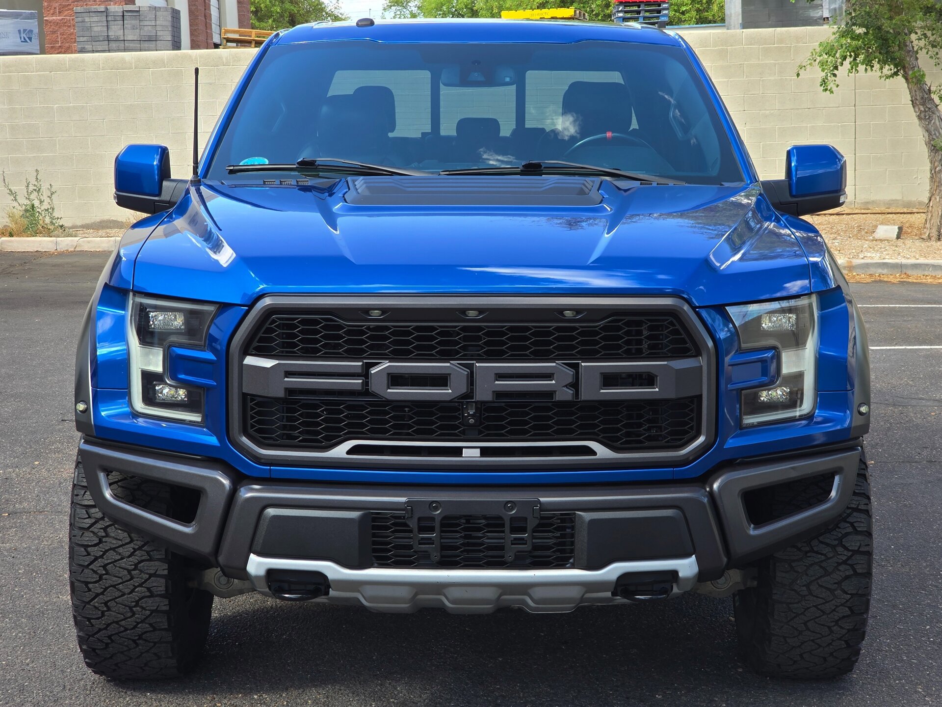 Used 2017 Ford F150 Raptor w/ Equipment Group 802A Luxury AWD/4WD image 3