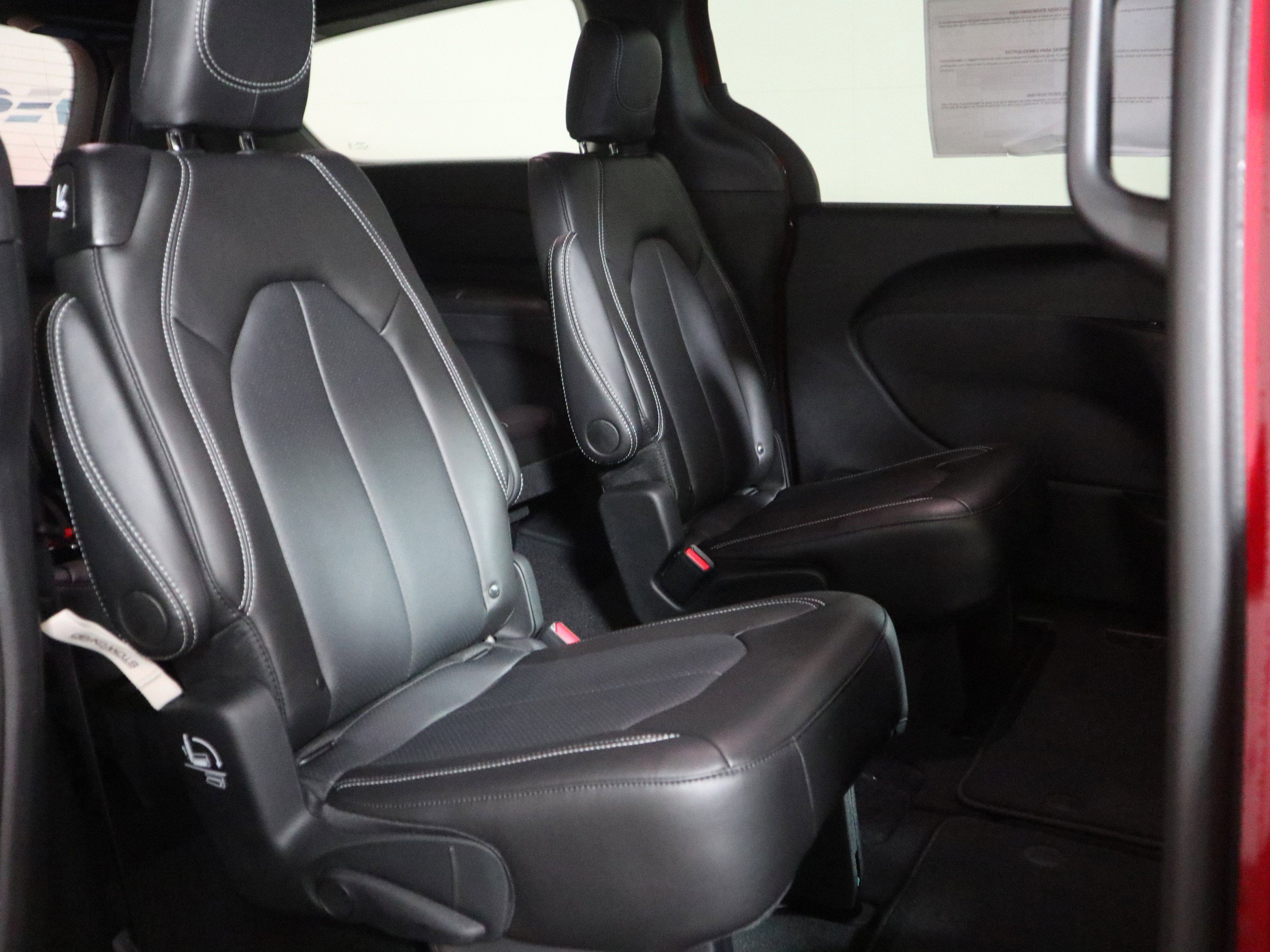 New 2026 Chrysler Pacifica Select image 21