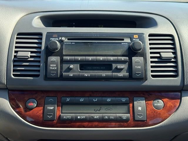 Used 2003 Toyota Camry XLE image 3