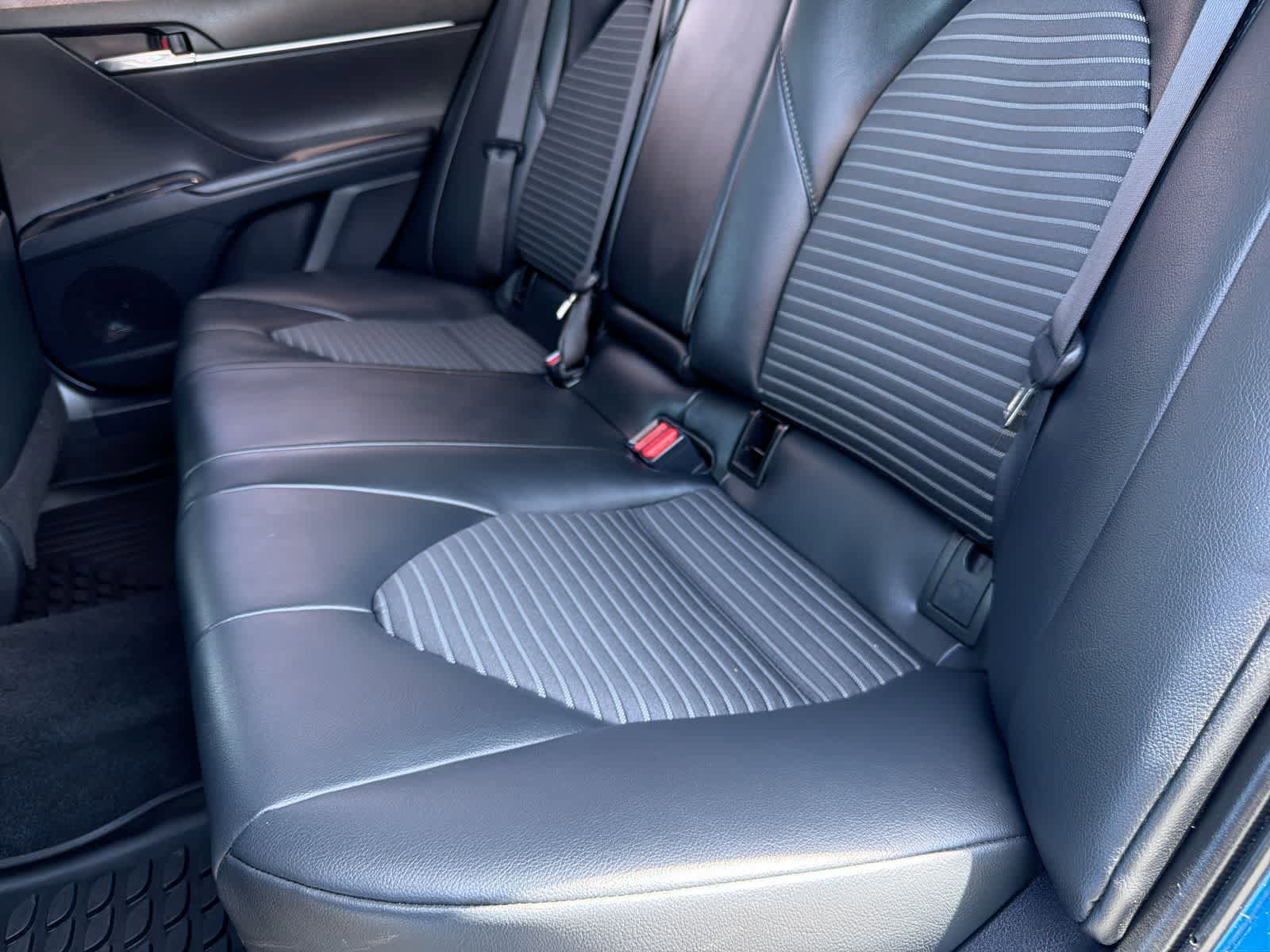 Used 2020 Toyota Camry SE FWD image 20