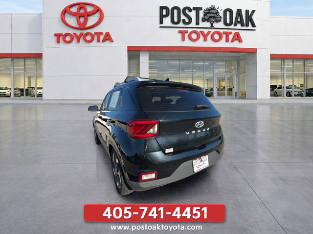 Used 2021 Hyundai Venue SEL w/ Premium Package FWD image 5
