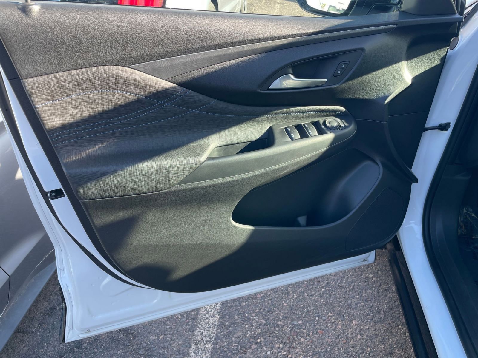 Used 2025 Buick Envista Sport Touring image 20