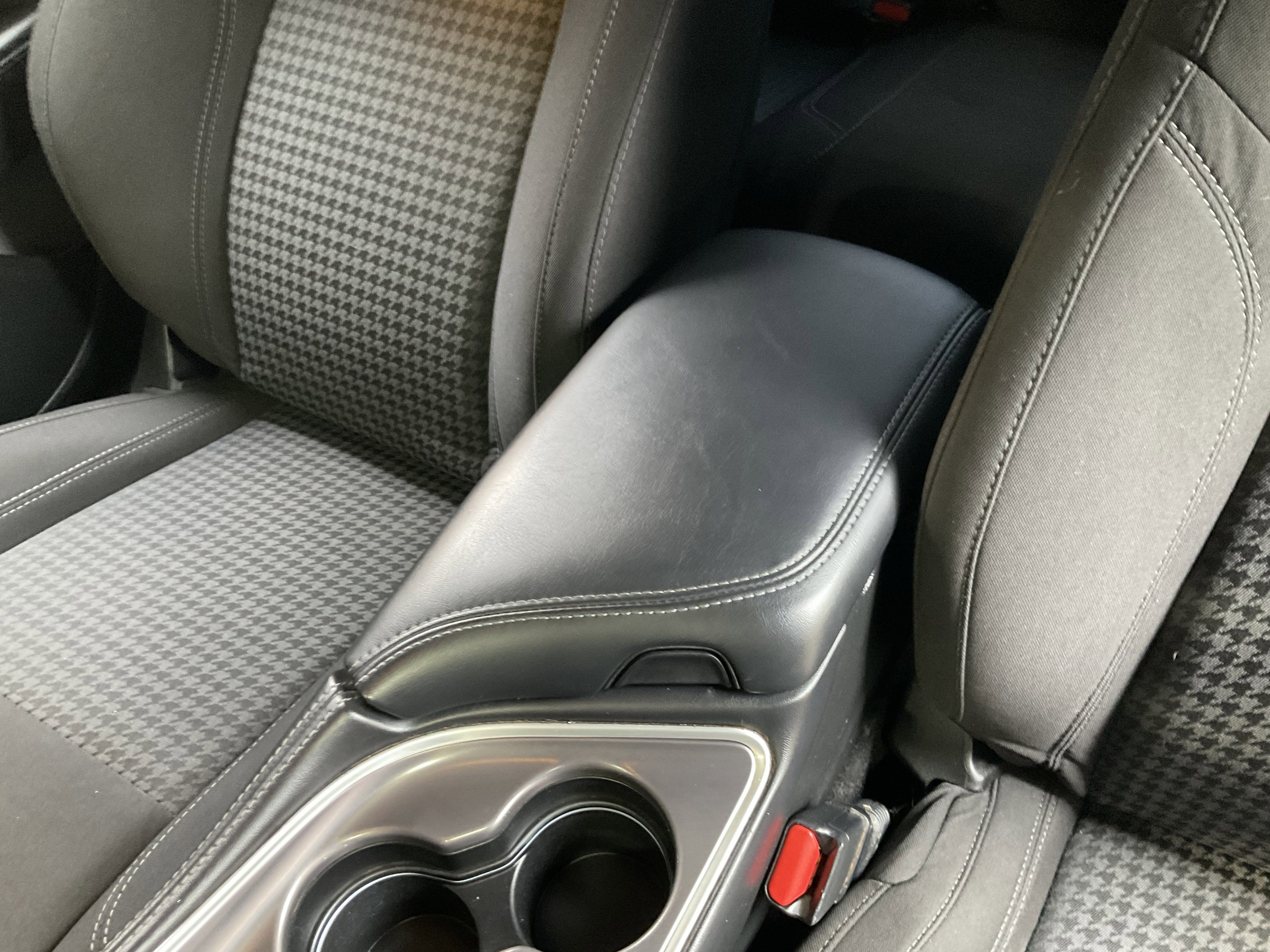 Used 2021 Dodge Challenger SXT w/ Blacktop Package image 17