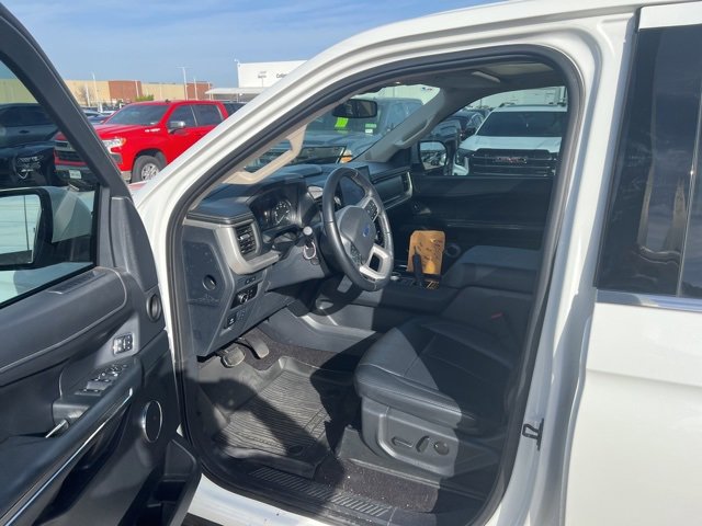Used 2023 Ford Expedition XLT image 8