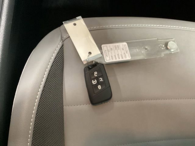 Certified 2023 Volkswagen Taos SE w/ Black Wheel Package image 24