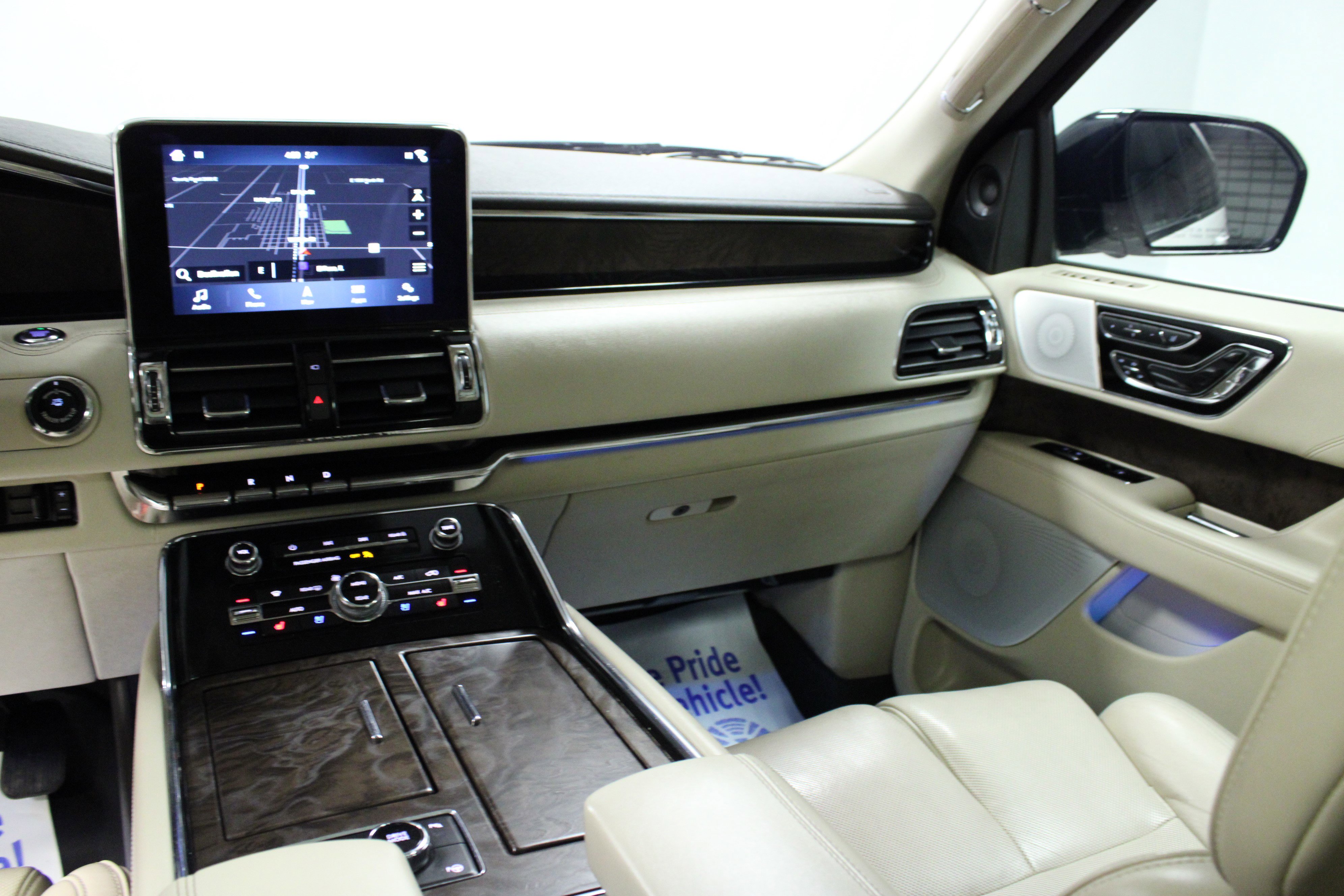 Used 2019 Lincoln Navigator Reserve image 20