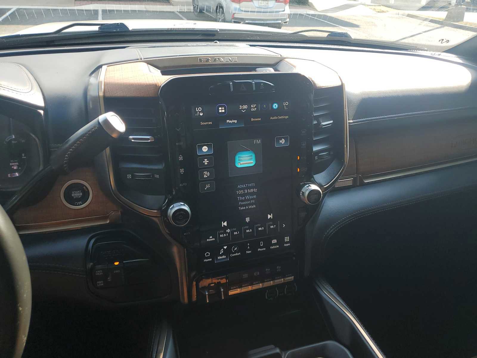 Used 2024 RAM 2500 Limited image 12