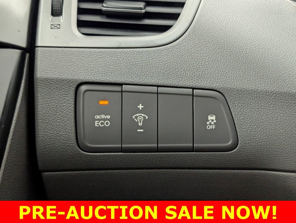 Used 2015 Hyundai Elantra SE image 20