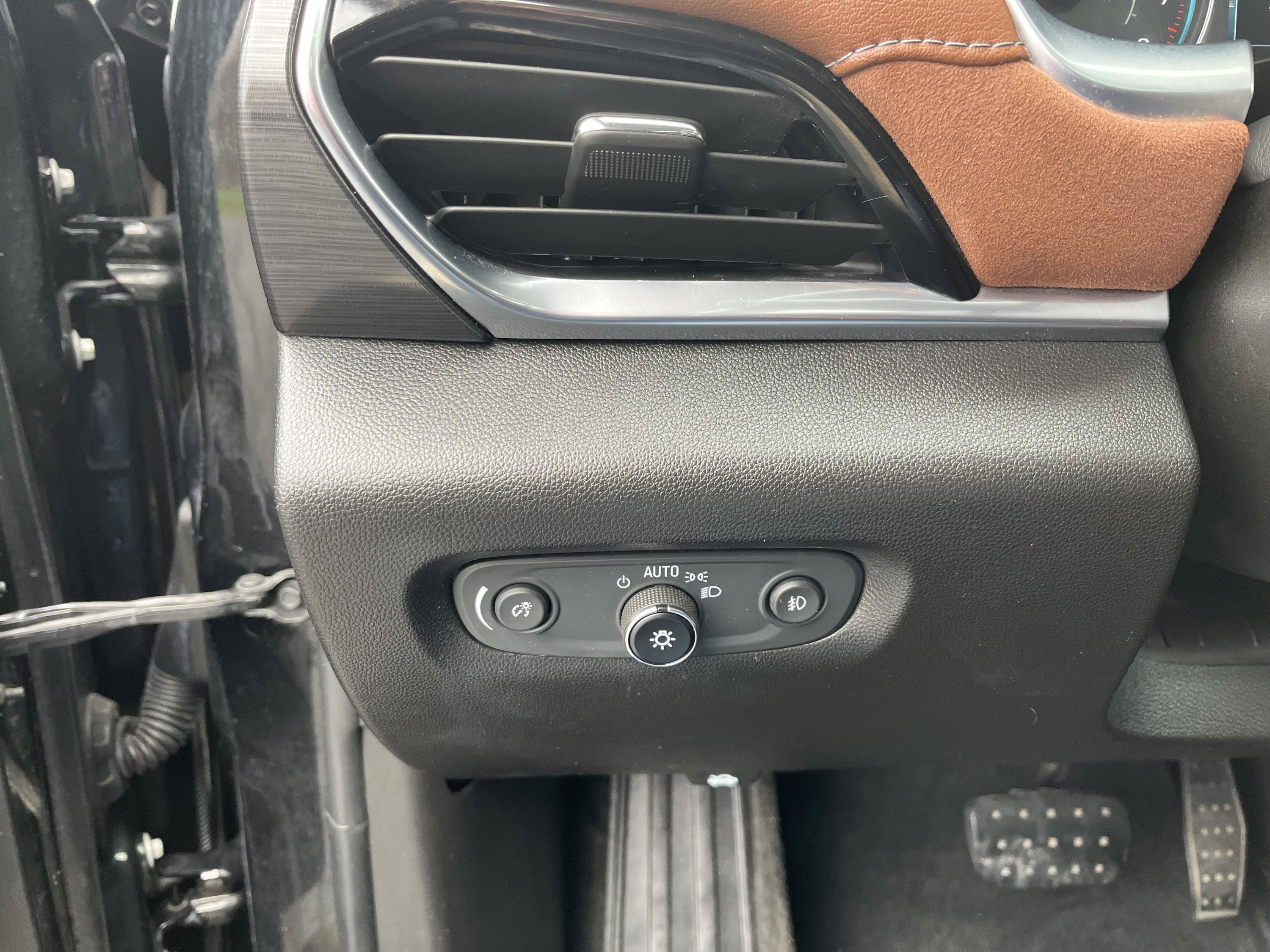 Used 2019 Chevrolet Traverse High Country AWD/4WD image 15