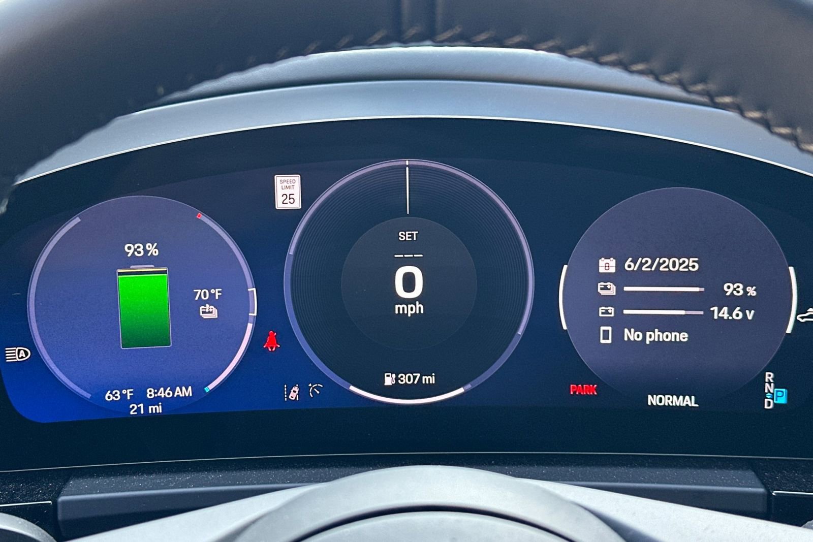 New 2025 Porsche Macan Electric image 26