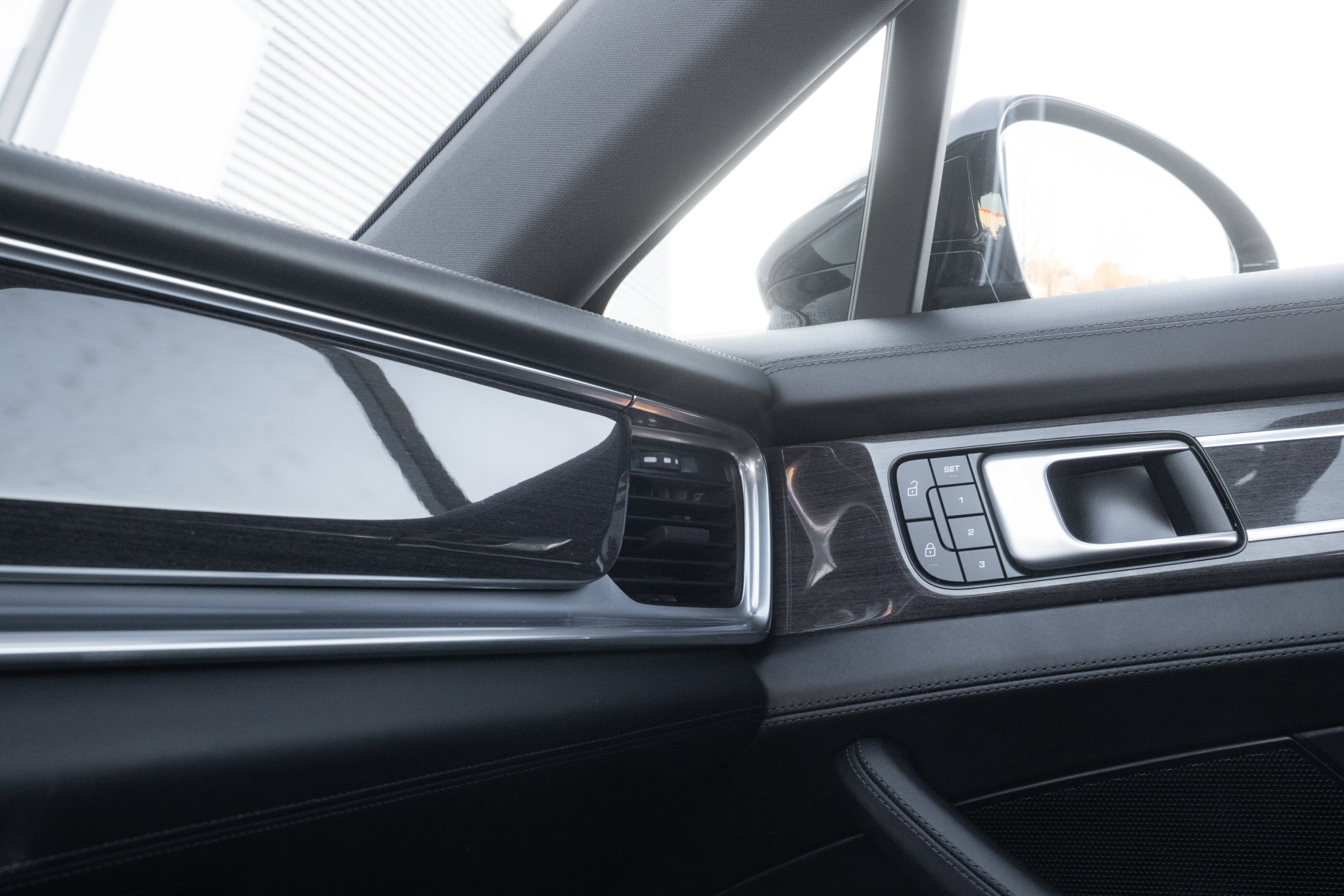 Used 2023 Porsche Panamera 4 image 15