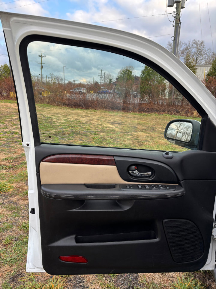 Used 2009 Saab 9-7X 5.3i image 11