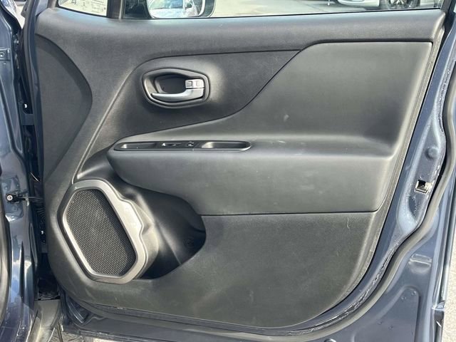 Used 2022 Jeep Renegade Limited image 24
