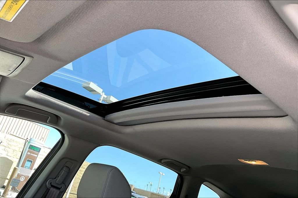 Used 2022 Honda CR-V Touring image 12