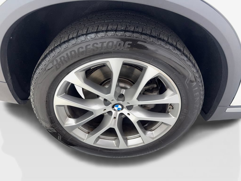 Used 2024 BMW X5 xDrive40i w/ Parking Assistance Package AWD/4WD image 88