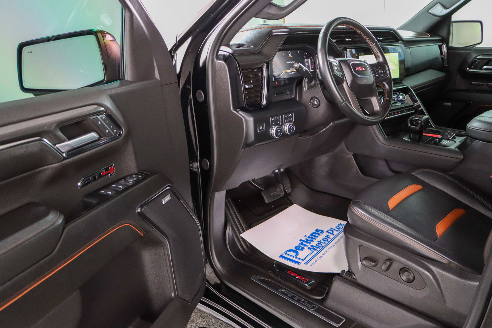 Used 2024 GMC Sierra 1500 AT4 w/ AT4 Preferred Package image 3