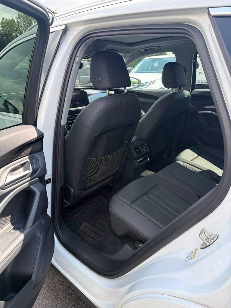 Used 2025 Audi Q5 Premium w/ Convenience Package AWD/4WD image 14