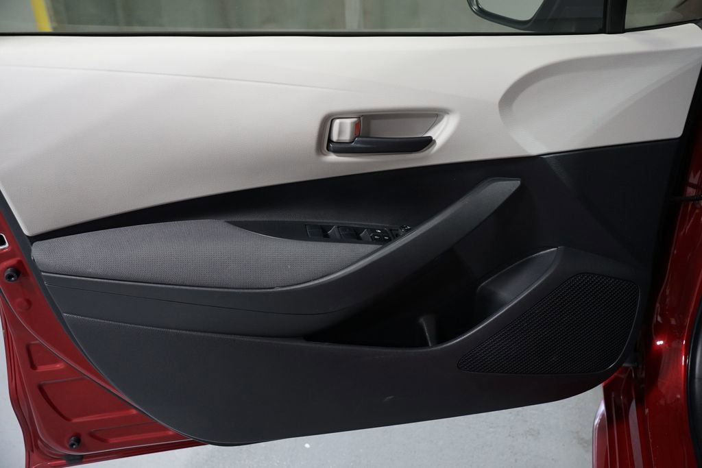 Certified 2022 Toyota Corolla LE image 29