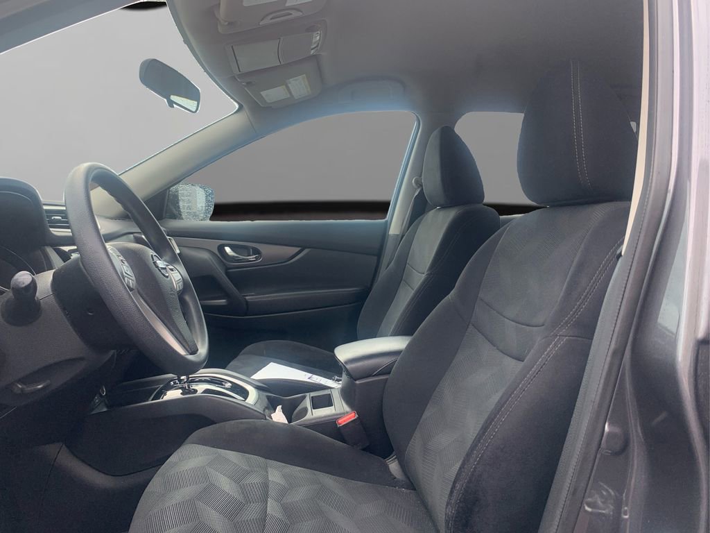 Used 2016 Nissan Rogue SV image 9