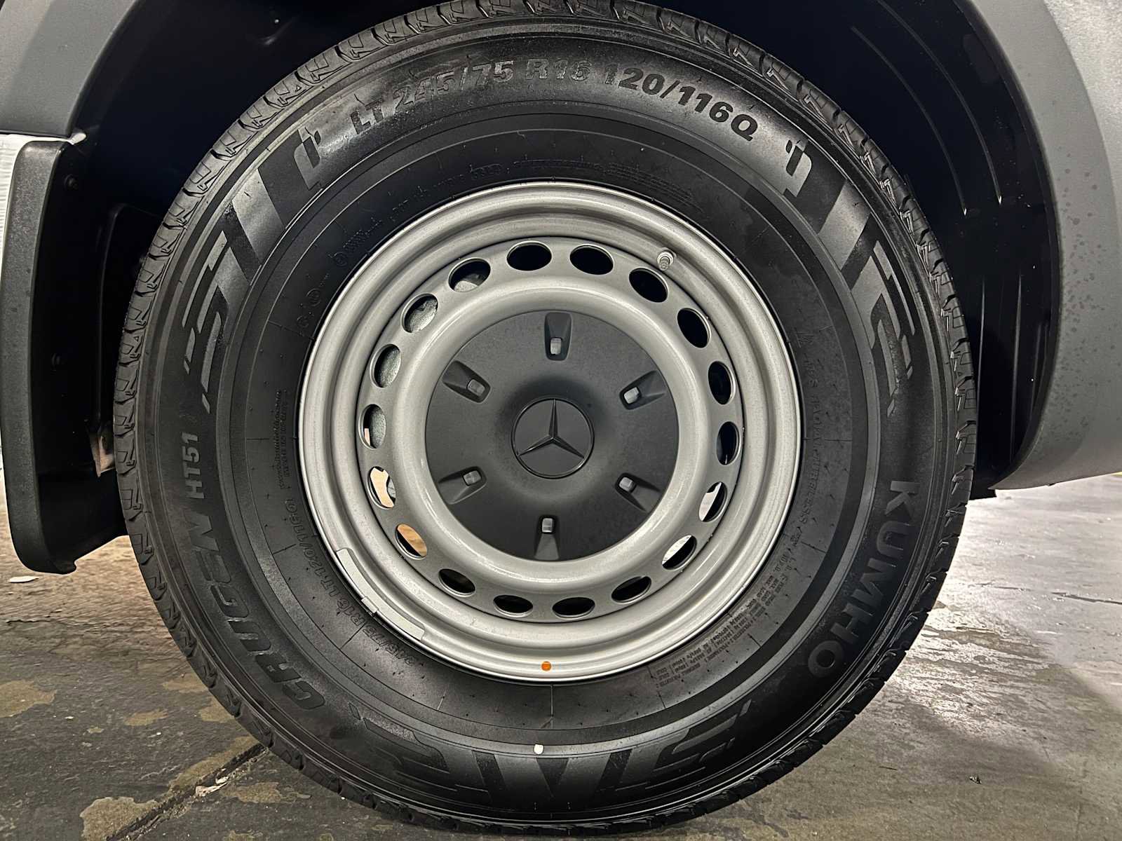 Used 2025 Mercedes-Benz Sprinter 2500 image 9