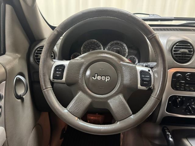 Used 2005 Jeep Liberty Limited image 17