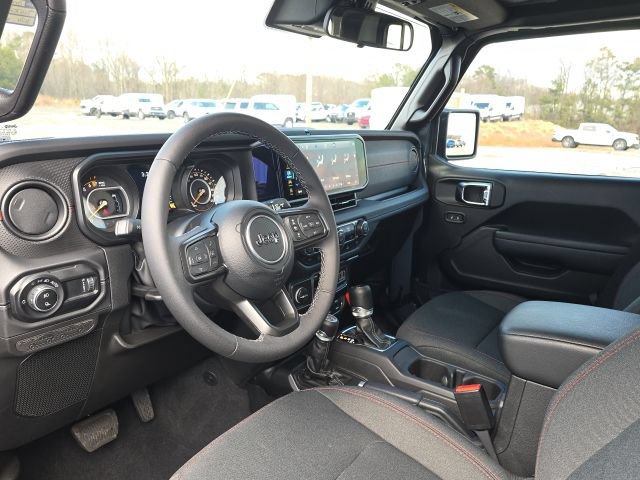 Used 2025 Jeep Gladiator Rubicon AWD/4WD image 22