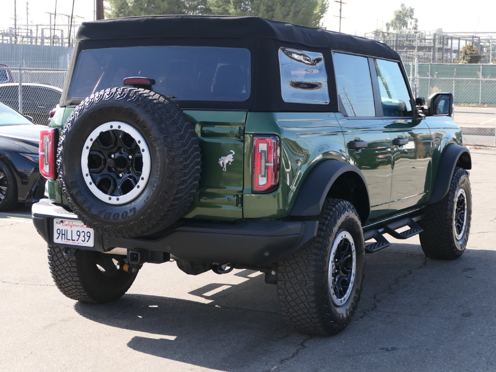 Used 2023 Ford Bronco Badlands w/ Sasquatch Package AWD/4WD image 3