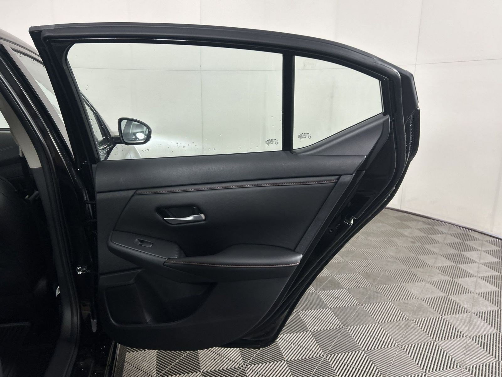 New 2025 Nissan Sentra SR w/ SR Premium Package FWD image 38
