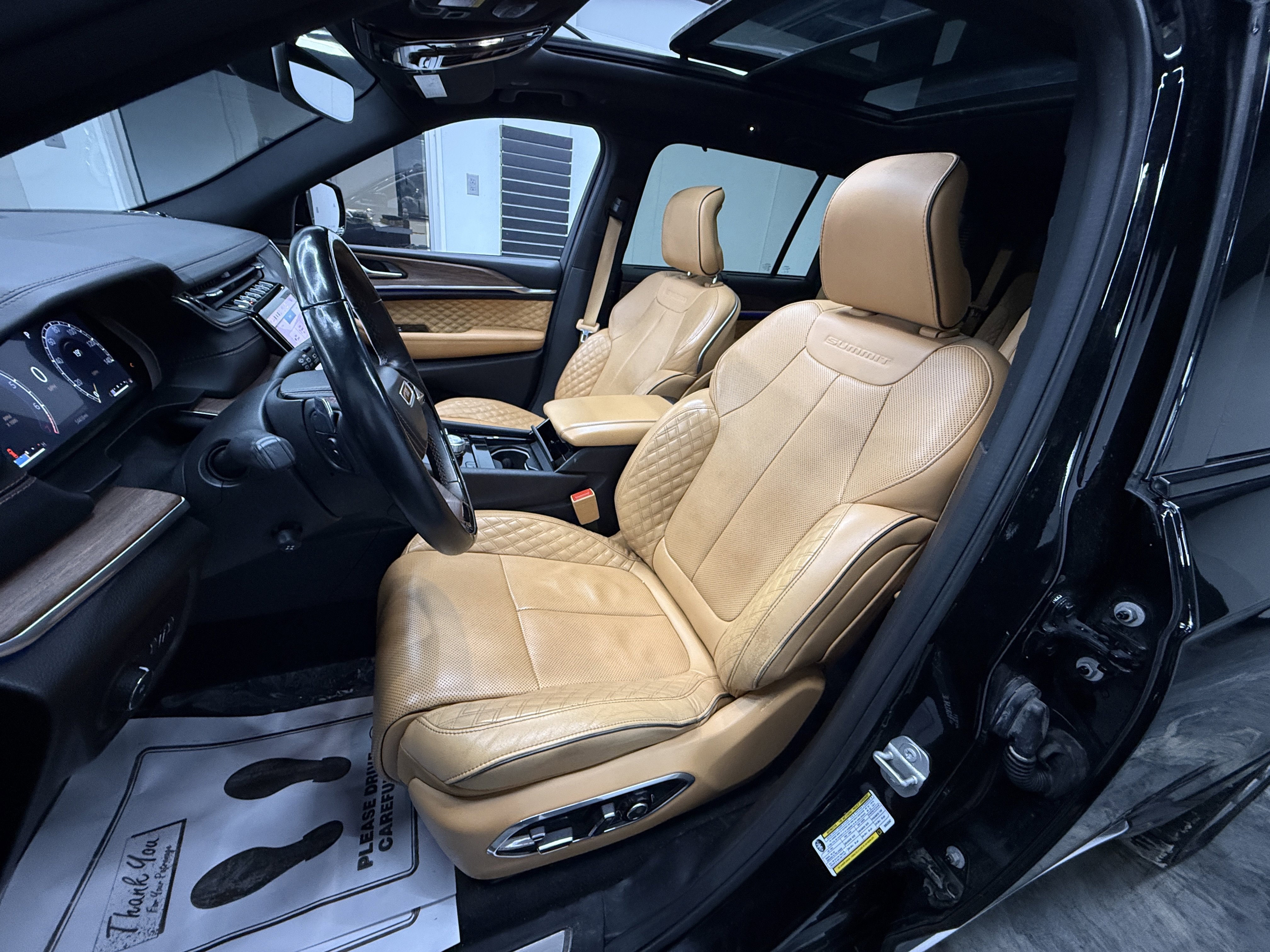 Used 2022 Jeep Grand Cherokee L Summit w/ Luxury Tech Group V image 13