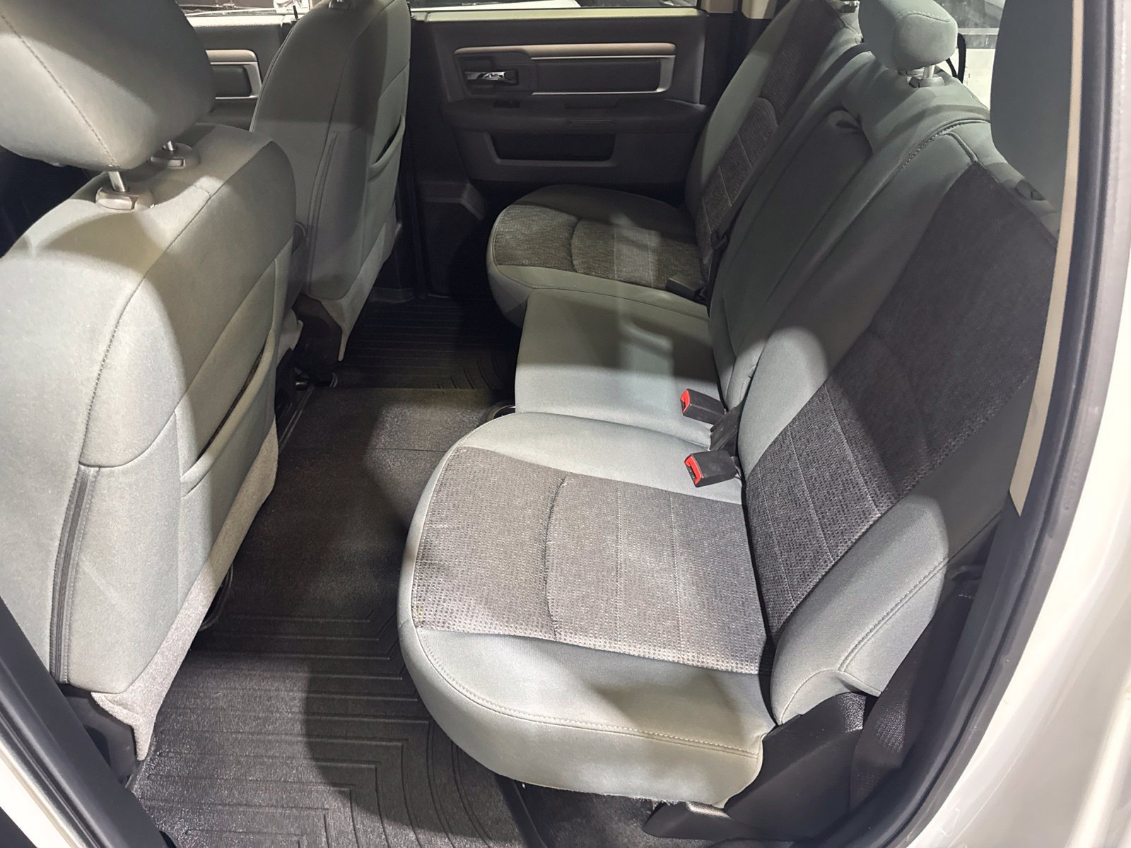 Used 2014 RAM 2500 SLT w/ Luxury Group AWD/4WD image 26