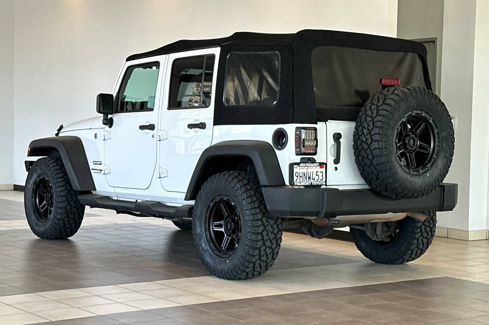 Used 2018 Jeep Wrangler Unlimited Sport S AWD/4WD image 6