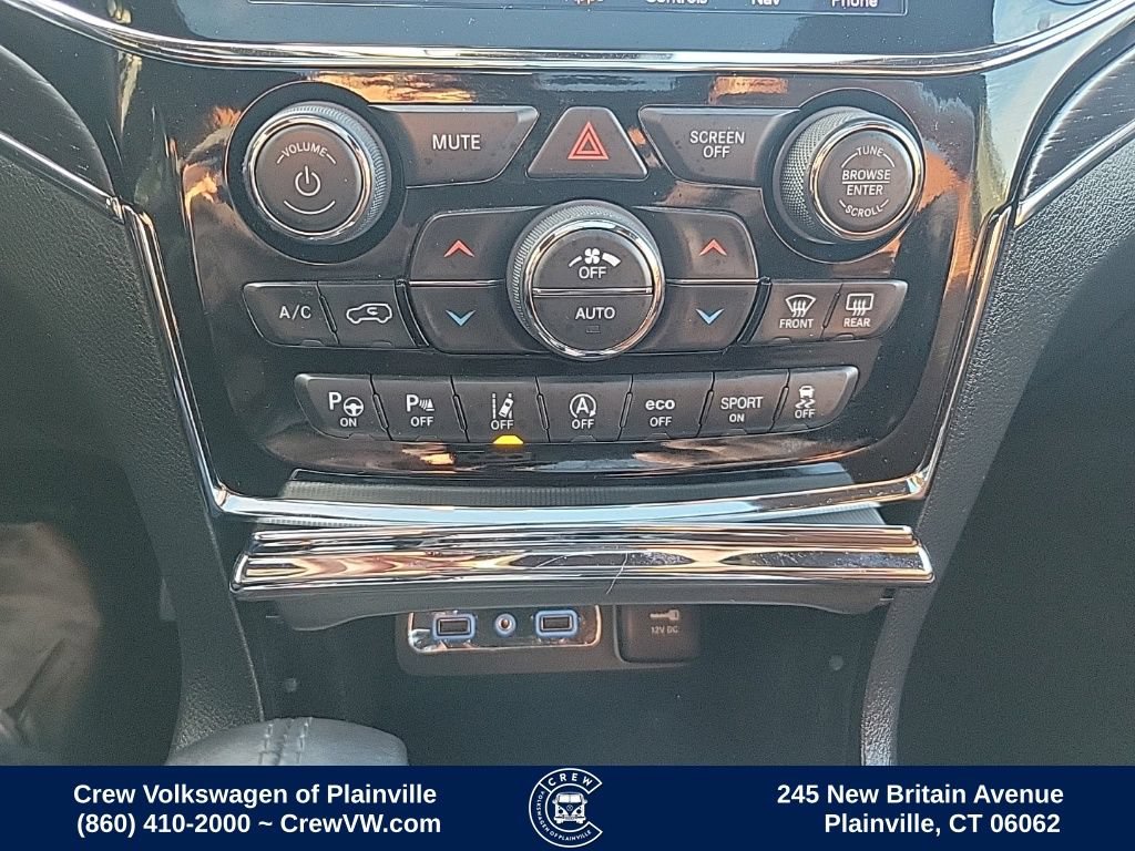Used 2019 Jeep Grand Cherokee Summit AWD/4WD image 9