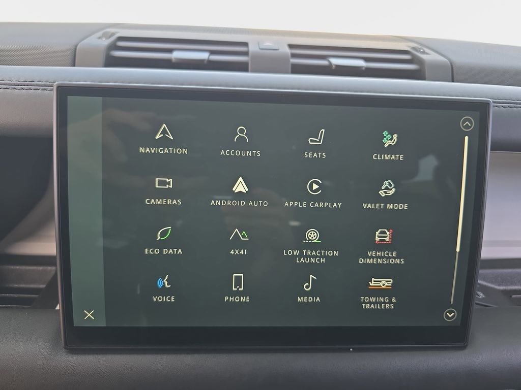 Used 2025 Land Rover Defender 110 S image 21