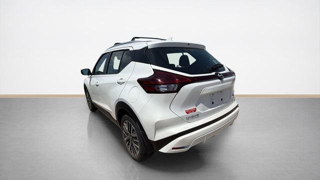 Used 2023 Nissan Kicks SV w/ Interior Electronics Package FWD image 4