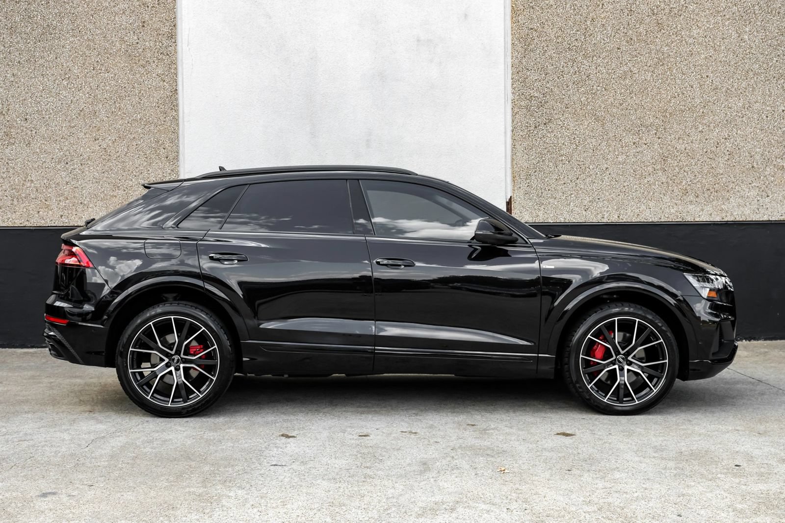 Used 2020 Audi Q8 Prestige w/ Prestige Package AWD/4WD image 7