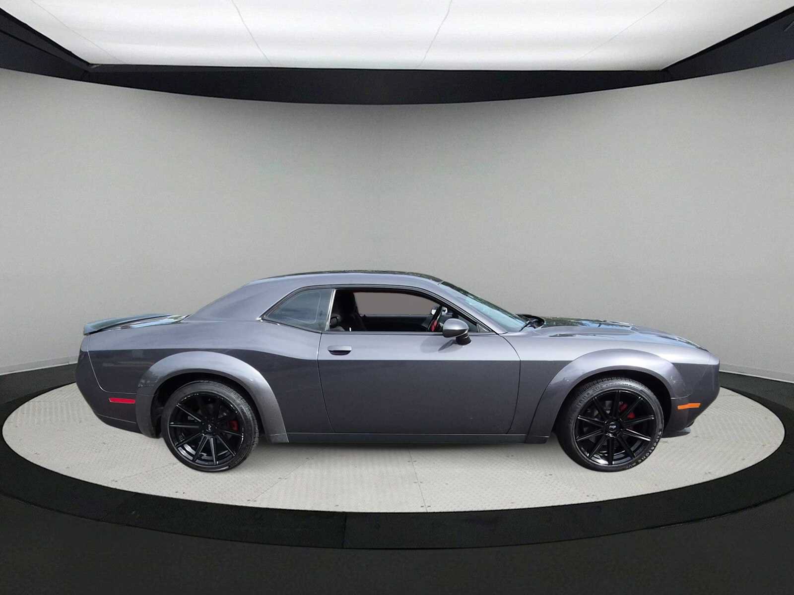 Used 2019 Dodge Challenger SXT w/ Blacktop Package AWD/4WD image 9