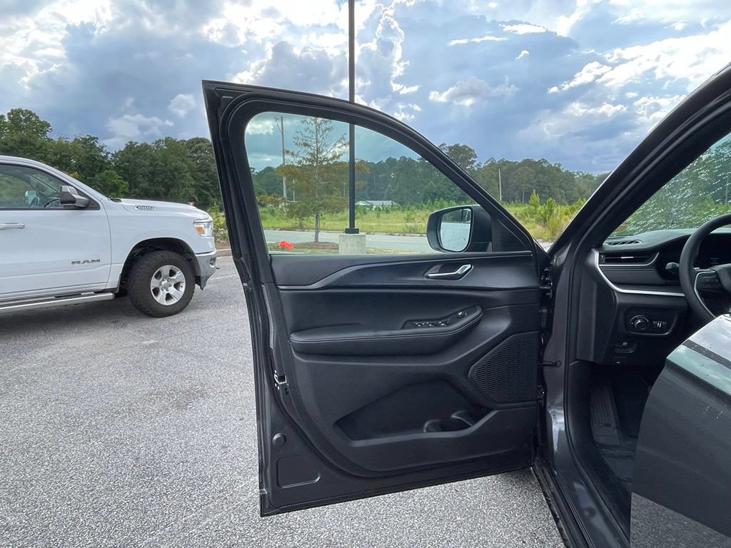 Certified 2026 Jeep Grand Cherokee Laredo RWD image 50