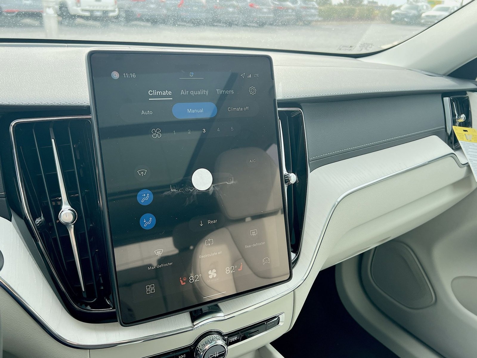 New 2026 Volvo XC60 B5 Ultra w/ Climate Package image 21