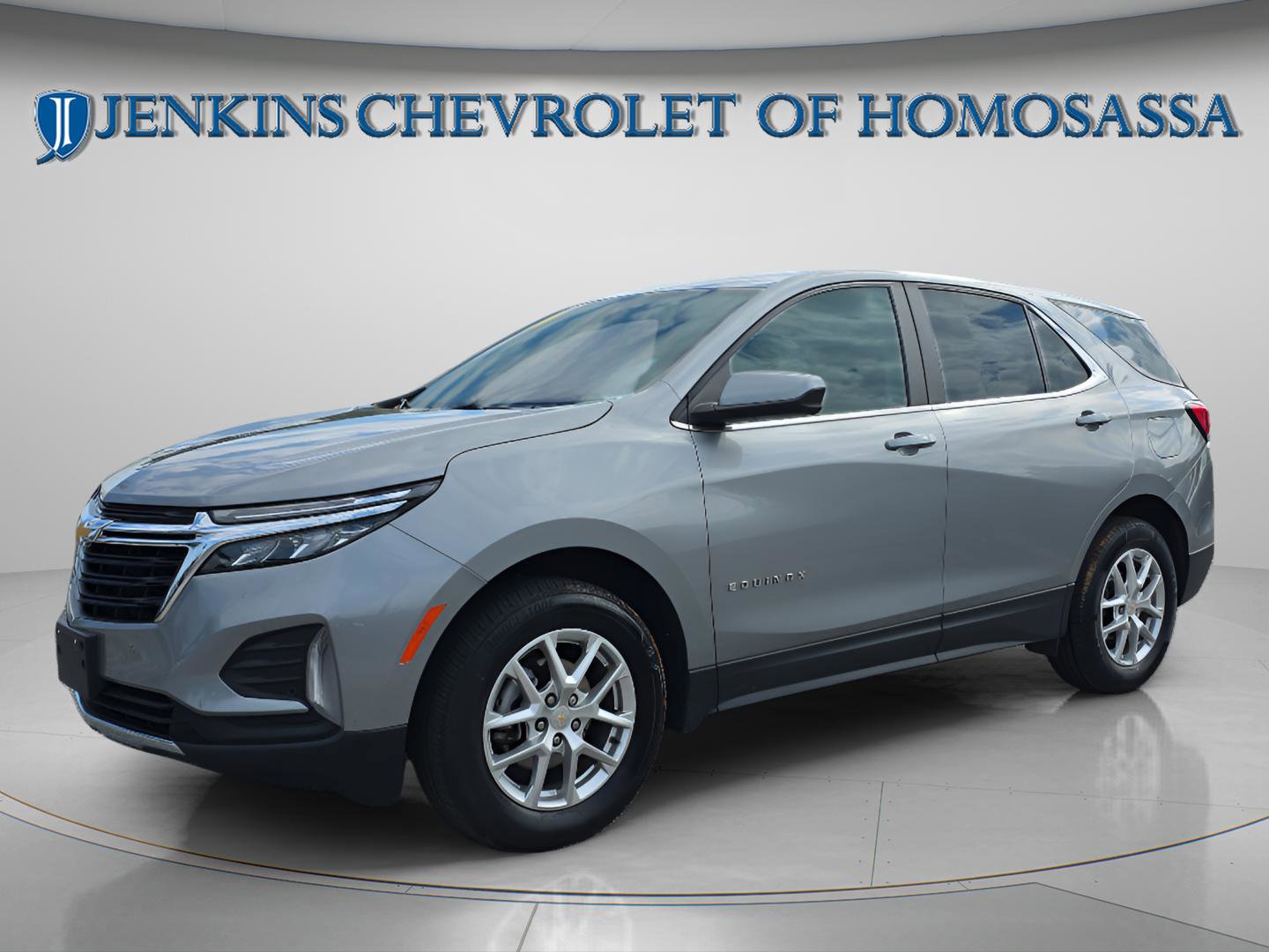 Used 2024 Chevrolet Equinox LT image 2