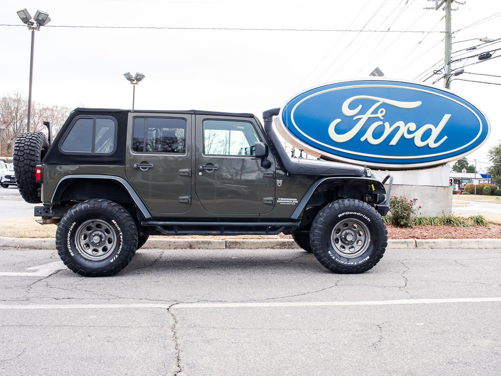 Used 2016 Jeep Wrangler Unlimited Rubicon w/ Connectivity Group