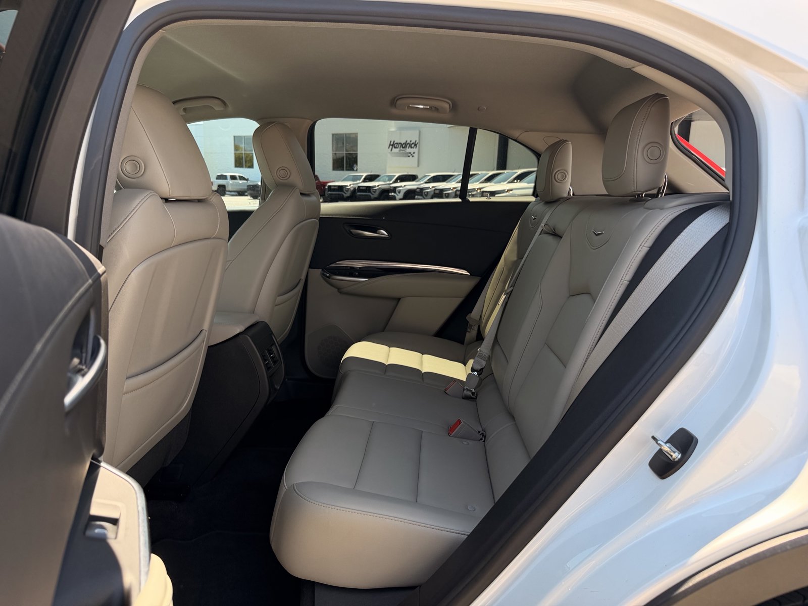 Used 2023 Cadillac XT4 Luxury FWD image 28