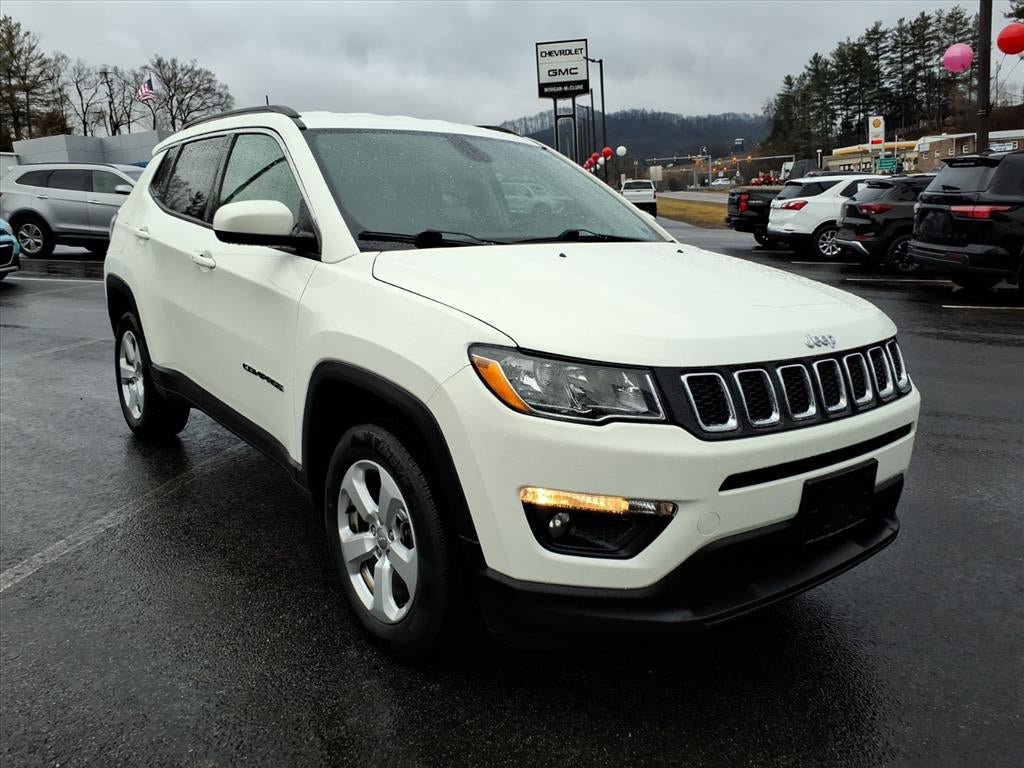 Used 2019 Jeep Compass Latitude w/ Cold Weather Group AWD/4WD image 10