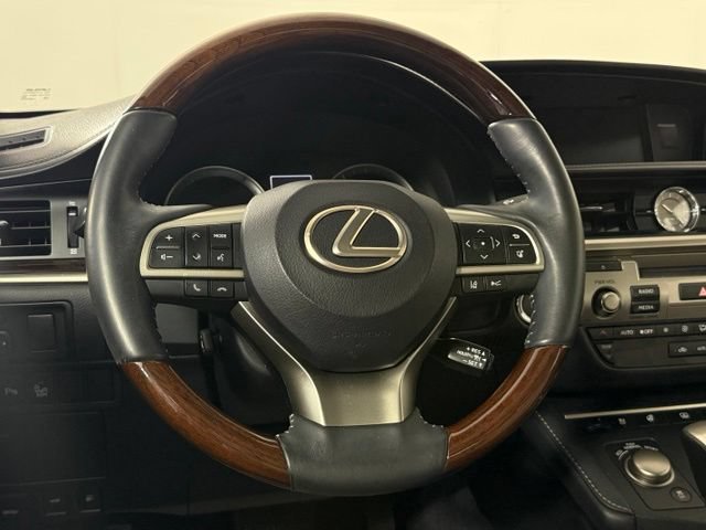 Used 2018 Lexus ES 350 w/ Luxury Package w/Wood Trim FWD image 23