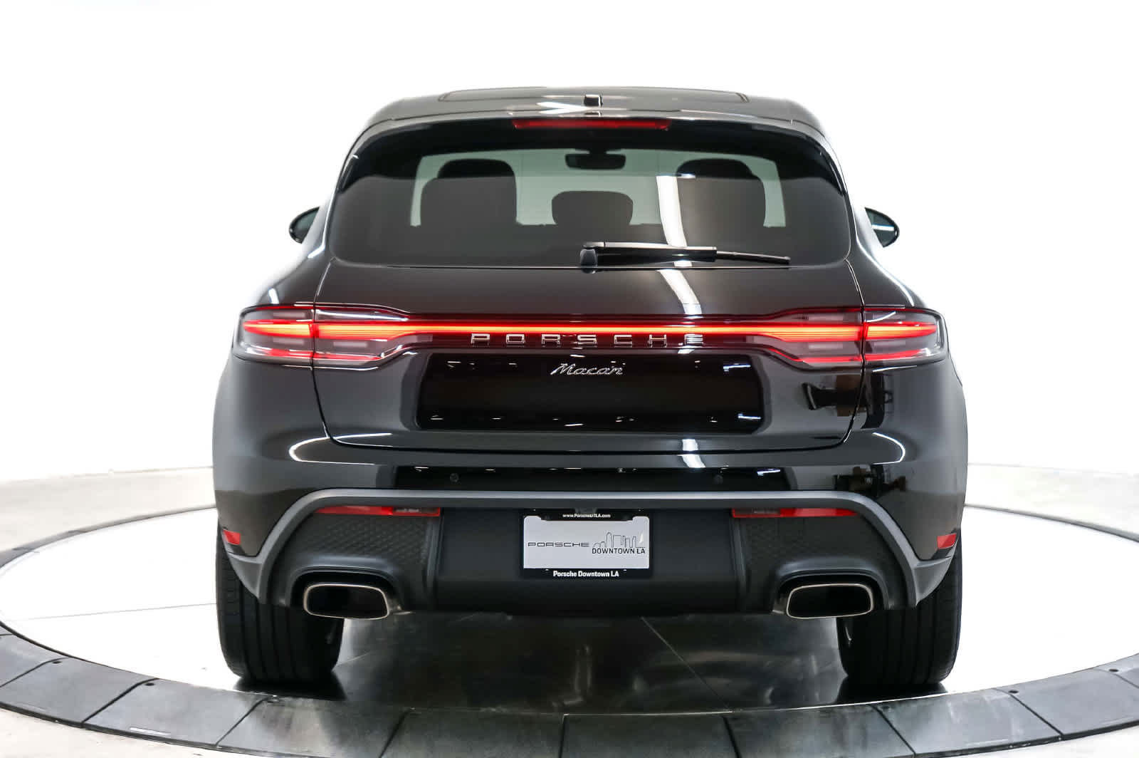 Certified 2026 Porsche Macan AWD/4WD image 10