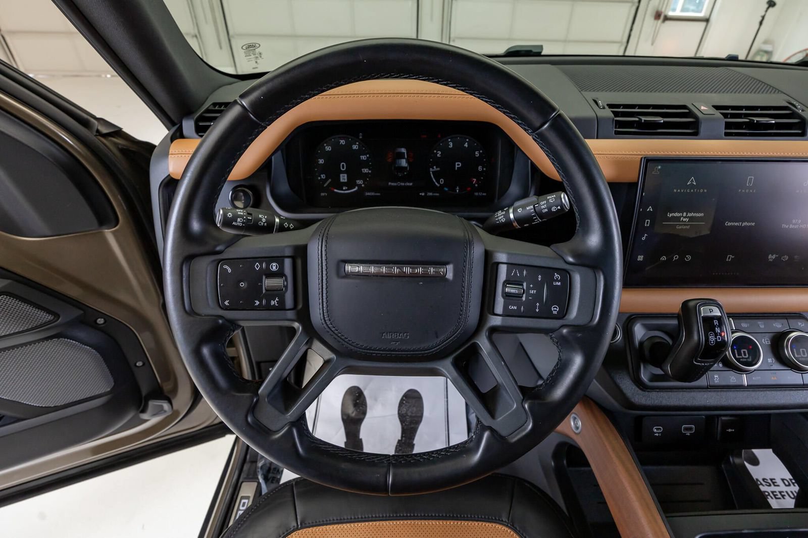 Used 2024 Land Rover Defender 110 X AWD/4WD image 14