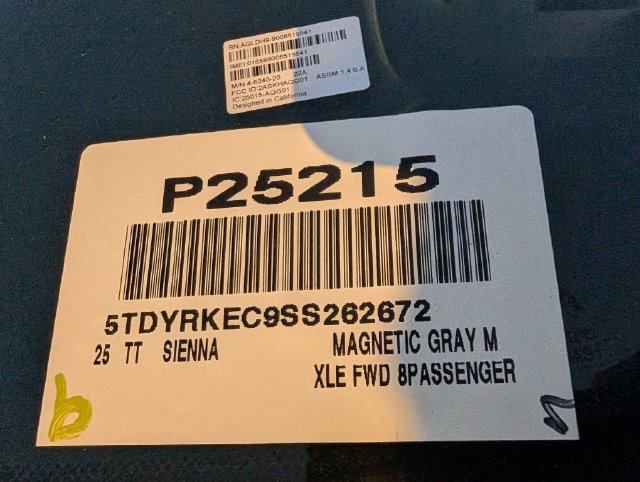 Certified 2025 Toyota Sienna XLE FWD image 37