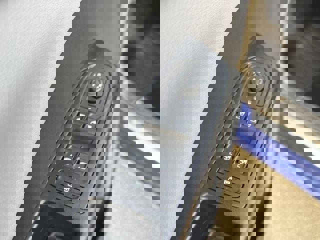 Used 2023 Volkswagen Taos SE image 22