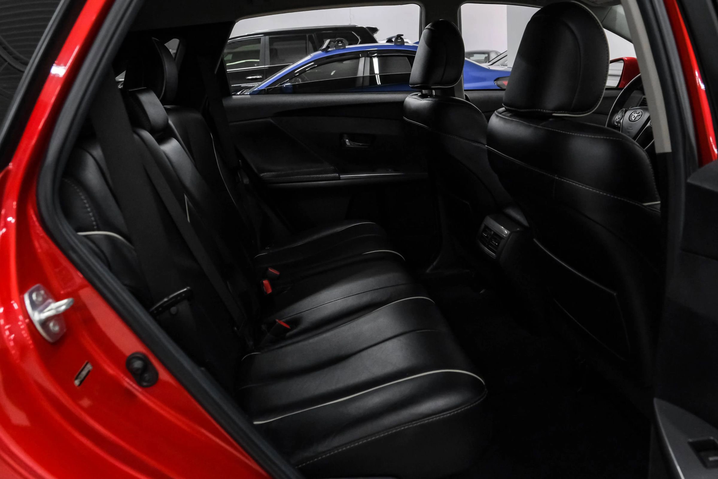 Used 2013 Toyota Venza XLE image 33